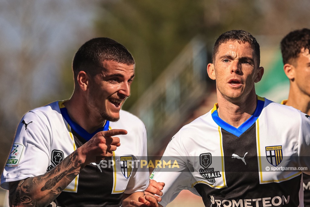 Valentin Mihaila e Nahuel Estevez in gol contro la Feralpisalo