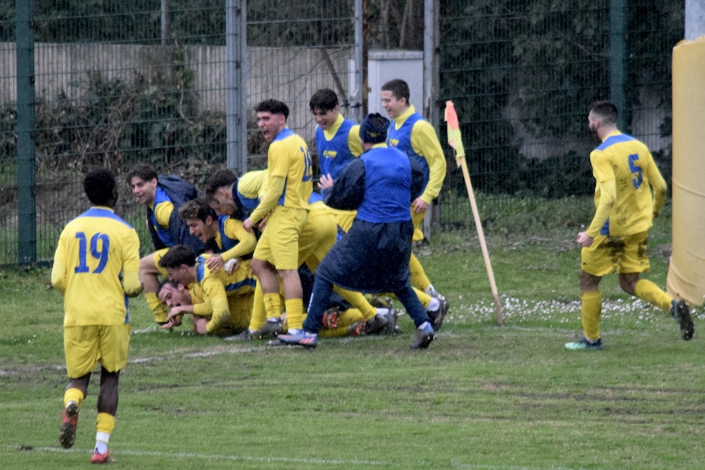 esultanza ospite in Real Formigine Salsomaggiore 0 1 26a giornata Eccellenza 2023 2024