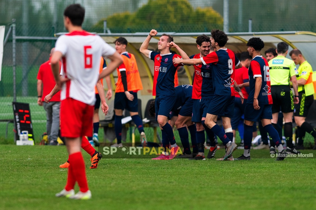 lex di turno Alessandro Mora esulta dopo il gol in Carignano Felino 0 2 29a giornata Promozione