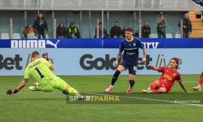 Parma Catanzaro 31a giornata Serie B 2023 2024 parata di Fulignati su Man