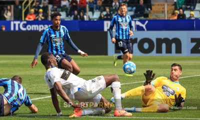 Parma Lecco 4 0 35a giornata Serie B 2023 2024 Ange Yoan Bonny davanti al portiere Andrea Malgrati