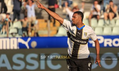 Parma Spezia 2 0 33a giornata Serie B 2023 2024 Gabriel Charpentier esulta