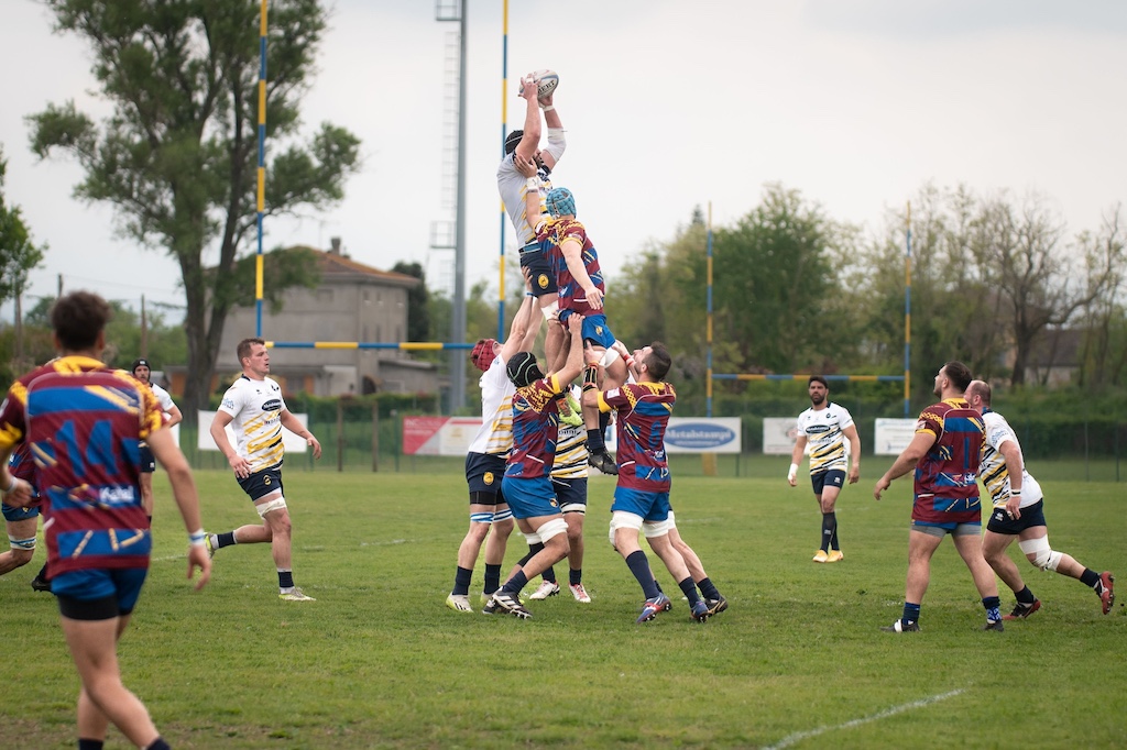 una touche in Rugby Noceto FC vs Rugby VII Torino 19 20 foto Francesca Rossi