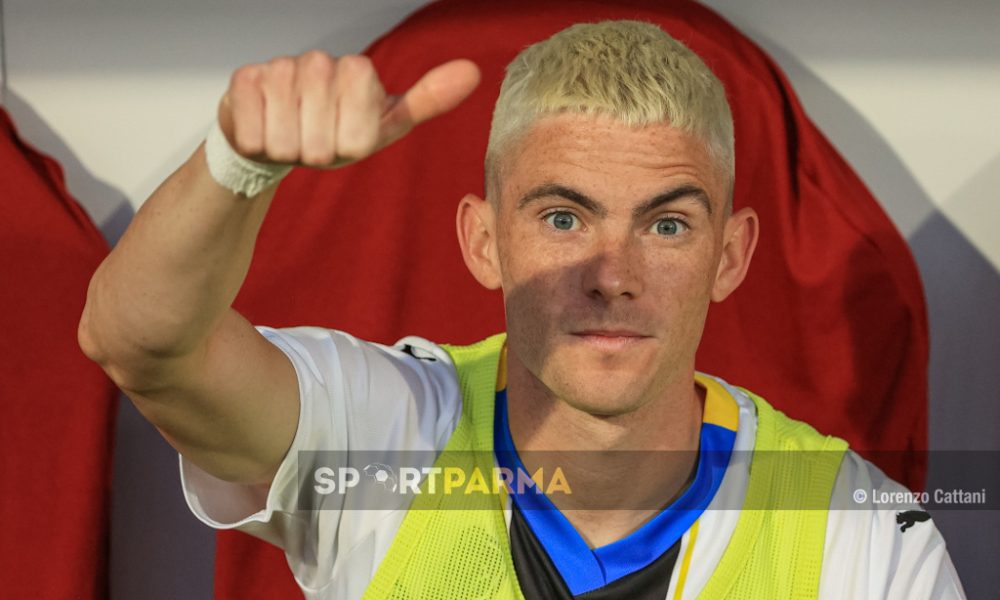 Reggiana Parma 1 1 38a giornata Serie B 2023 2024 Nahuel Estevez saluta dalla panchina