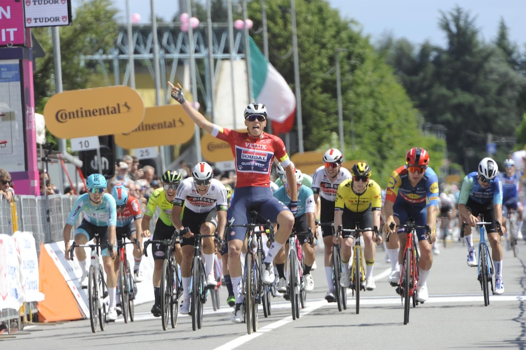 Giro Next Gen Lorenzo Conforti VF Group Bardiani CSF Faizane e ancora protagonista