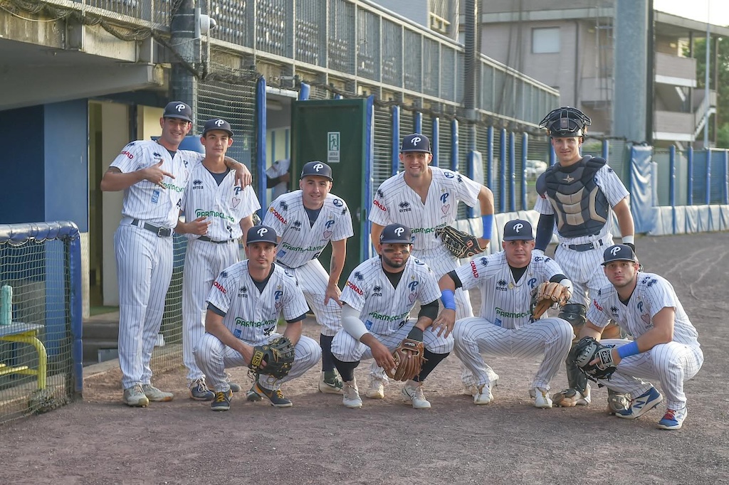 la squadra del Parma Clima in posa Serie A baseball