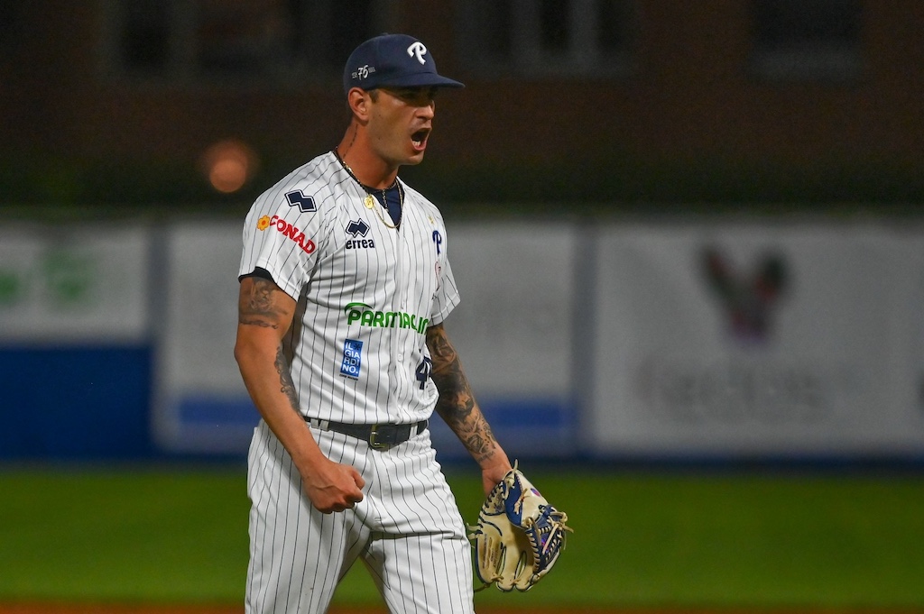 lesultanza di Claudio Scotti al termine del match Parma Macerata Duck Foto Press