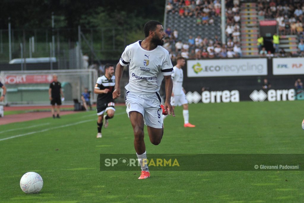 Lugano Parma 3 1 amichevole 13.07.2024 Gabriel Charpentier in progressione