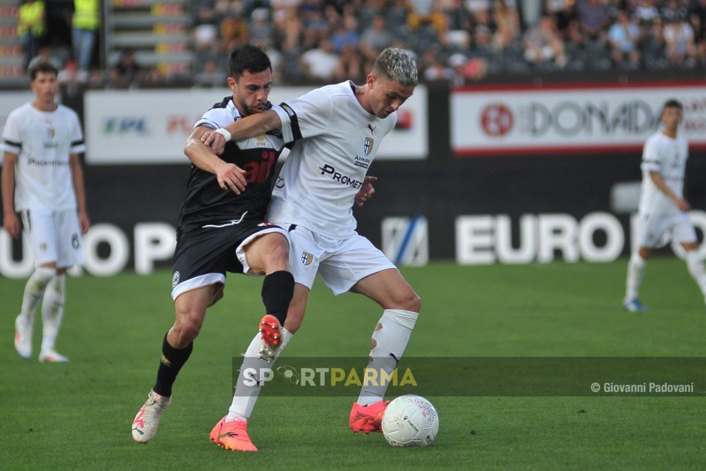 Lugano Parma 3 1 amichevole 13.07.2024 Nahuel Estevez in duello