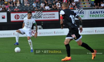 Lugano Parma 3 1 amichevole 13.07.2024 capitan Enrico Delprato stoppa il pallone
