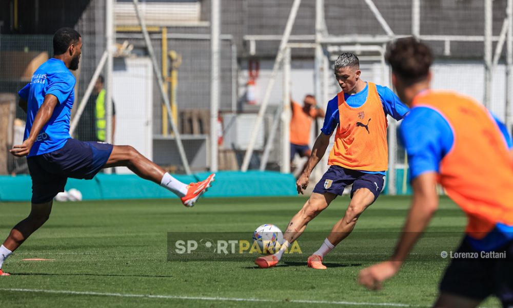 allenamento Parma Calcio a porte aperte 6 luglio 2024 Nahel Estevez passaggio