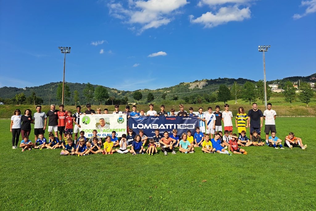 Berceto i 60 bambini e gli istruttori alledizione 2024 della Soccer Academy Claudio Estasi