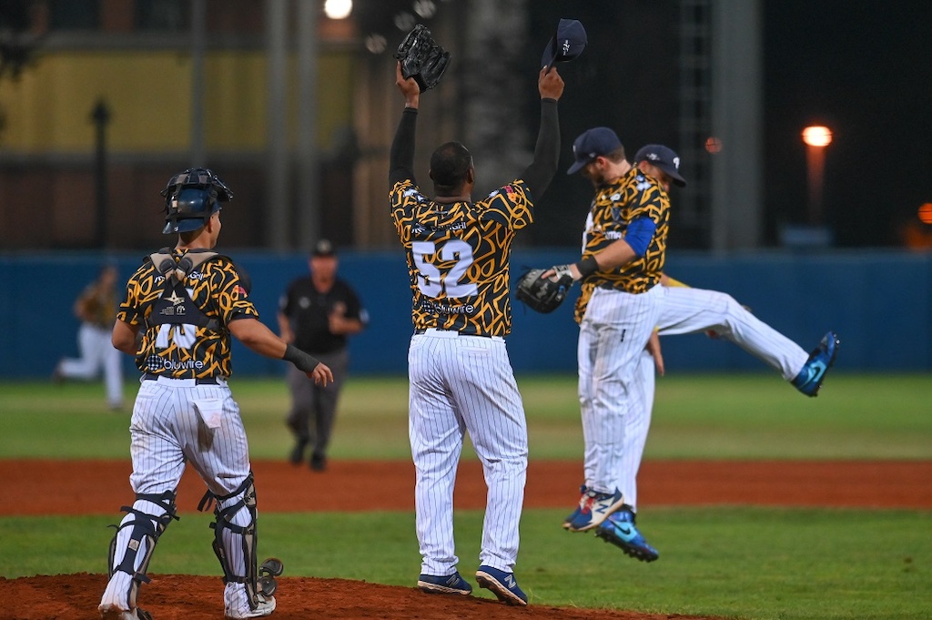 Erly Casanova esulta alla fine di gara3 fra San Marino e Parma Clima Italian baseball sEries foto corrado Benedetti