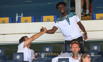 Parma Atalanta 4 1 amichevole 04.08.2024 il difensore Peter Amoran in tribuna