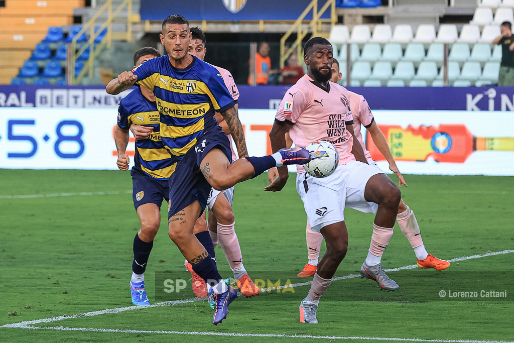 Parma Palermo 0 1 trentaduesimi di Coppa Italia 2024 2025 Anthony Partipilo tenta il colpo di tacco