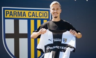 Pontus Almqvist con la maglia del Parma Calcio