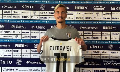 lattaccante Pontus Almqvist Parma Calcio con la maglia numero 11 presentato in conferenza stampa 22.08.2024