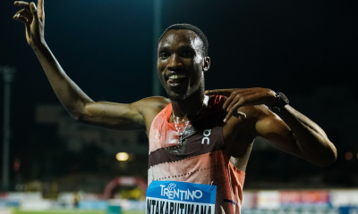 Egide Ntakarutimana Atletica Casone Noceto festeggia la vittoria nei 3.000 metri al Palio della Quercia del meeting internazionale di Rovereto 2024