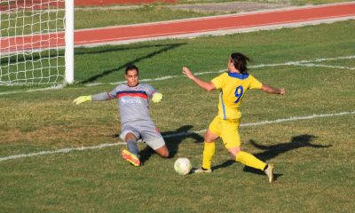 Mattia Fanti salta il portiere avversario in Salsomaggiore Sporting Scandiano 5 1 1a giornata Eccellenza 2024 2025