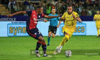 Parma Cagliari 2 3 5a giornata Serie A 2024 2025 Yerry Mina ed Hernani