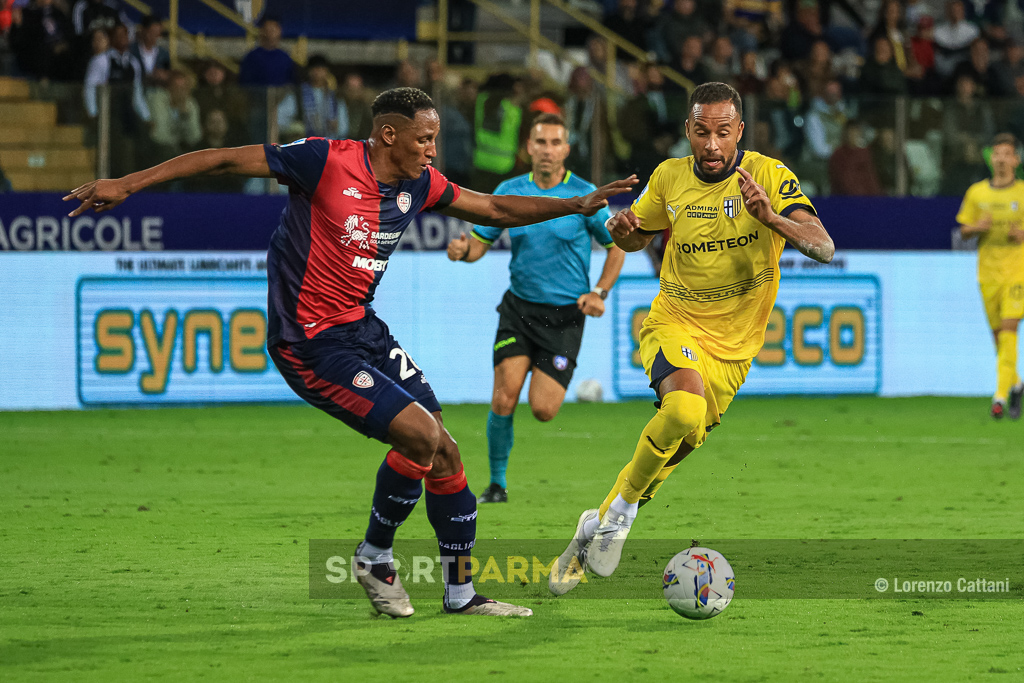 Parma Cagliari 2 3 5a giornata Serie A 2024 2025 Yerry Mina ed Hernani