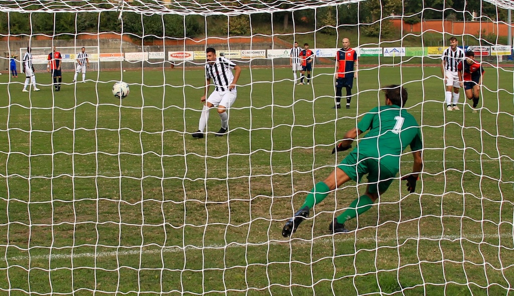 il rigore di Lorenzo Bedogni in Fidenza Sorbolo Biancazzurra 1 1 4a giornata Promozione 2024 2025