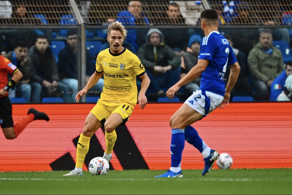 Parma-Como: convocati e probabili formazioni 1 Como Parma 1 1 8a giornata Serie A 2024 2025 Pontus Almqvist in azione