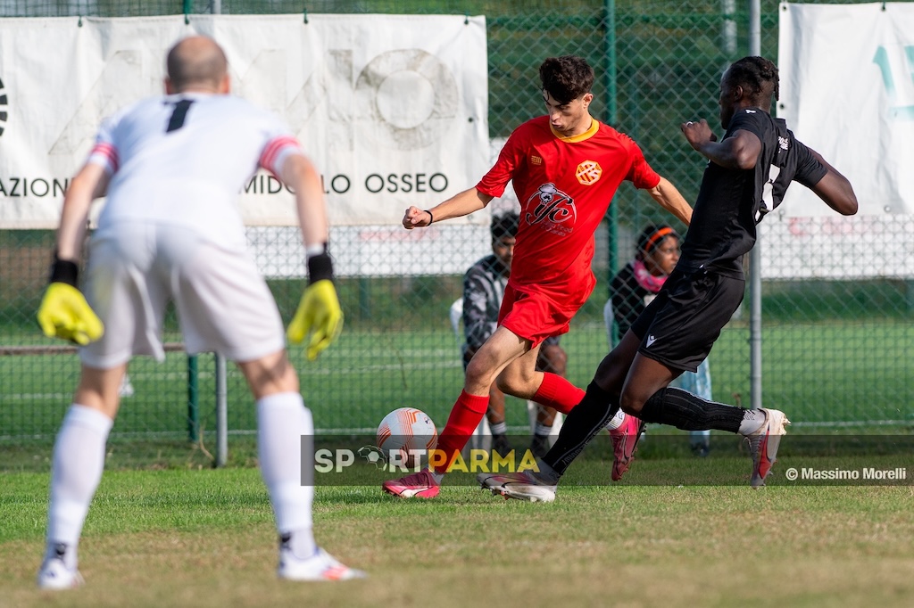 Cristian Lestini in azione in Carignano Pontenurese 0 0 7a giornata Promozione 2024 2025