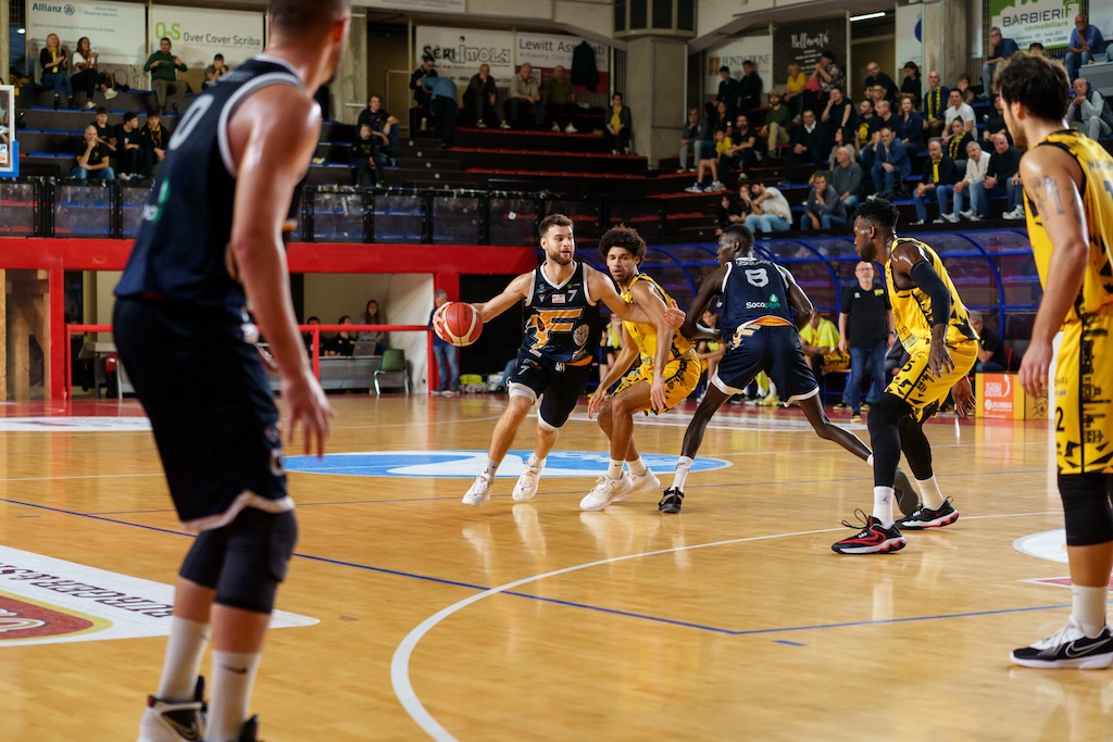 Neupharma Imola vs Foppiani Fulgor Fidenza 77 85 Serie B nazionale basket