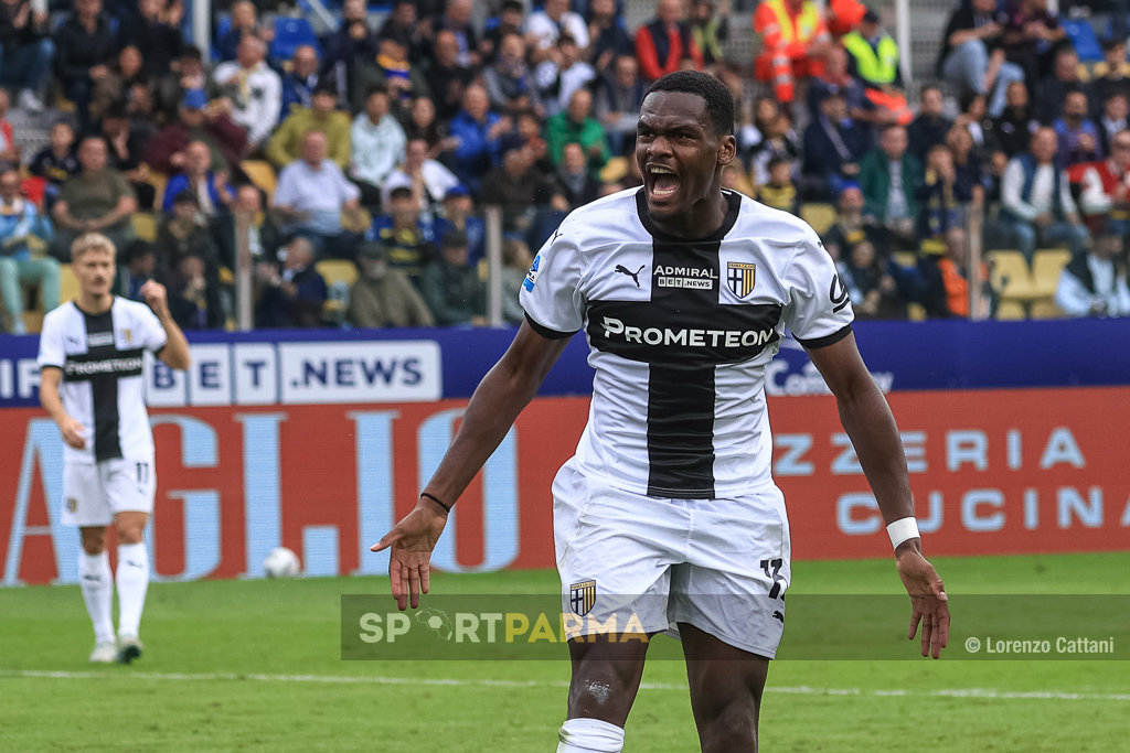 Parma Empoli 1 1 9a giornata Serie A 2024 2025 Ange Yoan Bonny aizza il pubblico