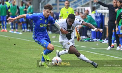 Parma Empoli 1 1 9a giornata Serie A 2024 2025 Saba Goglichidze e Ange Yoan Bonny duellano