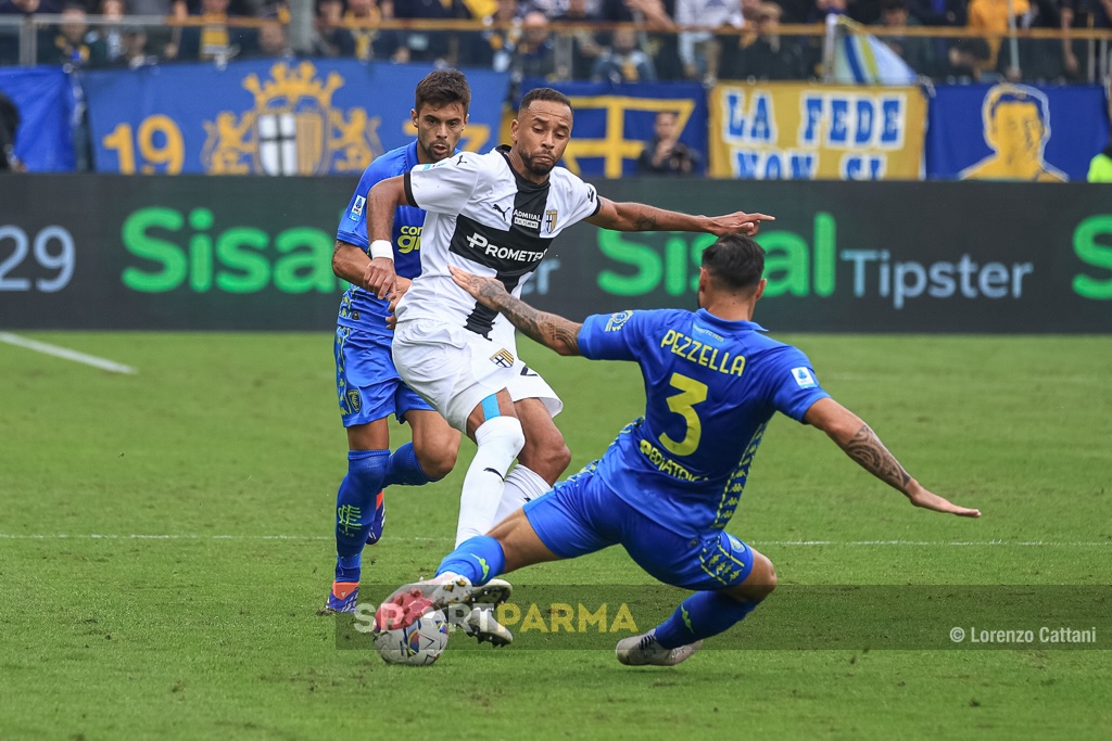 Parma Empoli 1 1 9a giornata Serie A 2024 2025 Hernani e Giuseppe Pezzella in contrasto