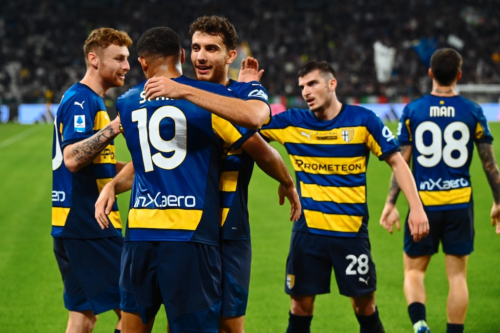 esultanza gialloblu dopo un gol in Juventus Parma 2 2 10a giornata Serie A 2024 2025