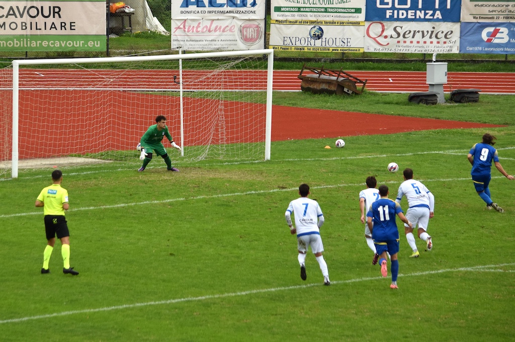 il rigore di Mattia Fanti in Borgo San Donnino Salsomaggiore 2 2 6a giornata Eccellenza 2024 2025