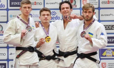 secondo da sinistra il judoka parmigiano Leonardo Valeriani con la medaglia doro allEuropean Open di Praga 2024