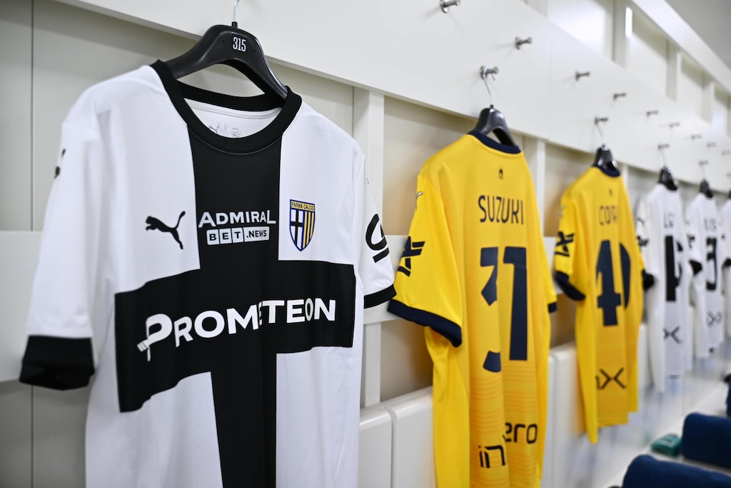 spogliatoio maglie parma calcio