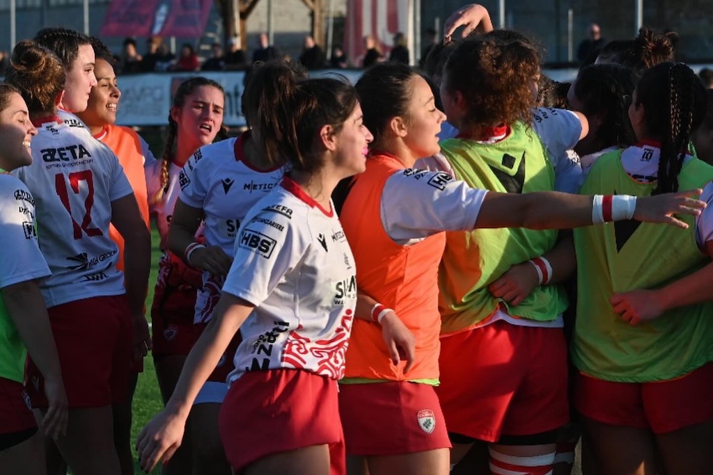 esultanza Furie Rosse Rugby Colorno dopo la vittoria su Arredissima Villorba 17 0 2a giorbata Serie A femminile 2024 2025