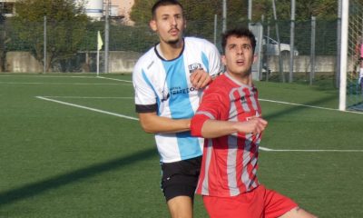 lattaccante Marco Mercadanti marcato da Nicholas Battilocchi in Fognano Langhiranese 2 6 10a giornata Prima Categoria gir. B 2024 2025