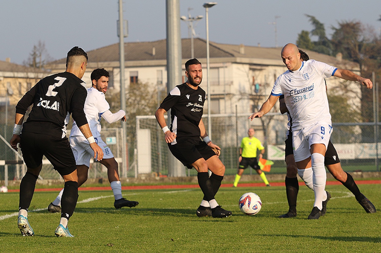 Andrea Ferretti in azione in Borgo San Donnino Zola Predosa 0 0 12a giornata Eccellenza 2024 2025