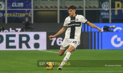 Inter Parma 3 1 15a giornata Serie A 2024 2025 Giovanni Leoni calcia il pallone