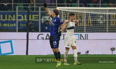 Inter Parma 3 1 15a giornata Serie A 2024 2025 Nicolo Barella esulta e Giovanni Leoni si rammarica