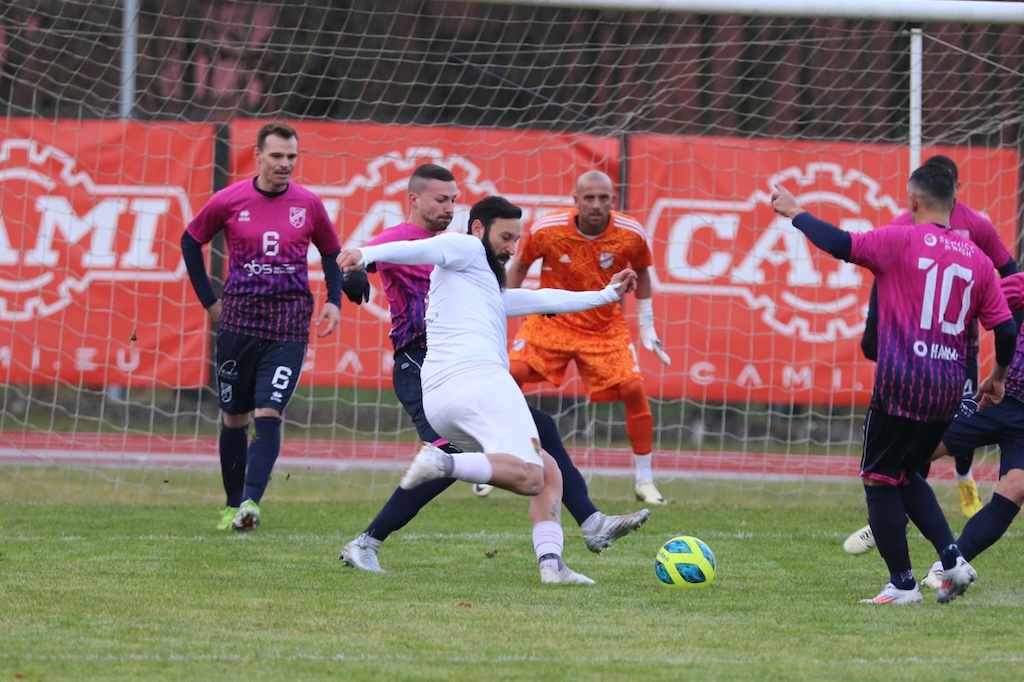 Manuel Nocciolini in azione in Fidentina Gotico Garibaldina 2 1 17a giornata Eccellenza 2024 2025