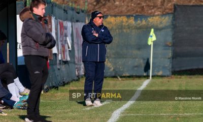 Marzolara Langhiranese 1 1 13a giornata Prima Categoria gir. B 2024 2025 il mister biancoblu Luca Estasi a bordo campo