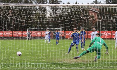 Mattia Fanti segna su calcio di rigore in Borgo San Donnino Salsomaggiore 2 2 6a giornmata Eccellenza 2024 2025