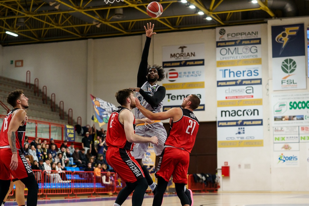 Mubashar Ali in Foppiani Fulgor Fidenza Bakery Piacenza 72 65 Serie B nazionale basket 2024 2025