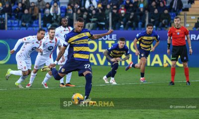 Parma Monza 2 1 18a giornata Serie A 2024 2025 Azevedo Hernani calcia il rigore dell1 0