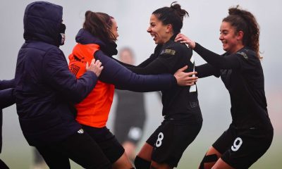 Zhanna Ferrario festeggiata dopo il gol in Brescia Parma 2 3 13a giornata Serie B calcio femminile