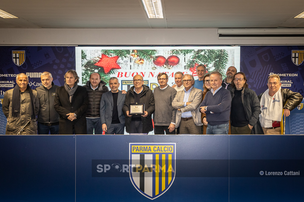 aperitivo di Natale con Parma Partecipazioni Calcistiche 19.12.2024 Fulvio Ceresini con il direttivo di PPC