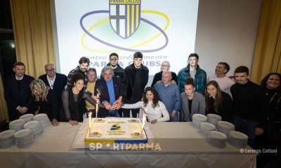 cena di Natale Centro di Coordinamento Parma Clubs 18.12.2024 il taglio della torta