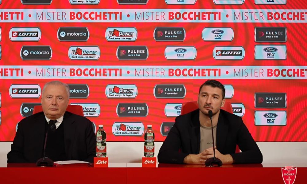 il ds del Monza con il nuovo allenatore Salvatore Bocchetti in conferenza stampa